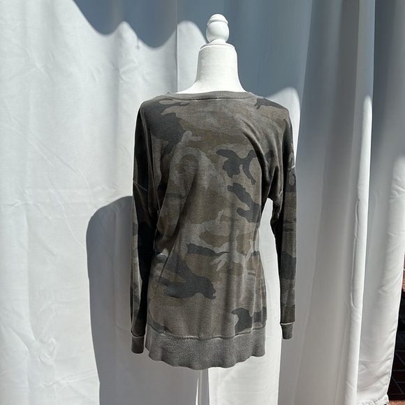 Dantelle | Green Camo Long Sleeve Top Evereve - Picture 3 of 4